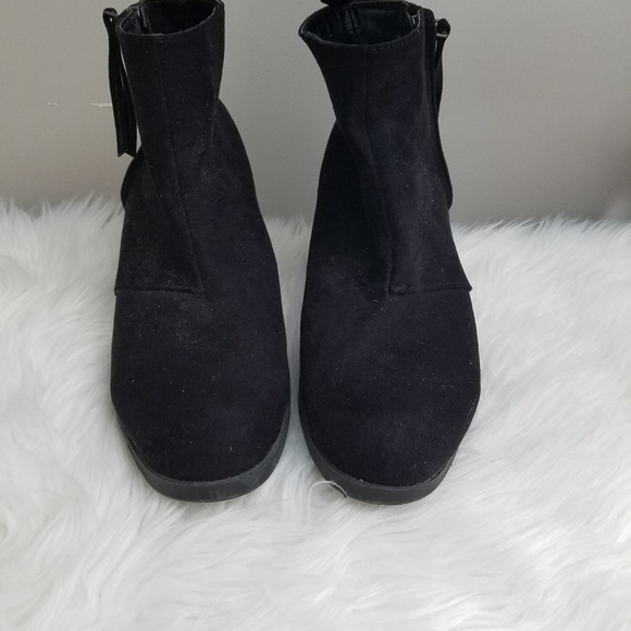 Old Navy booties - Picture 2 of 6